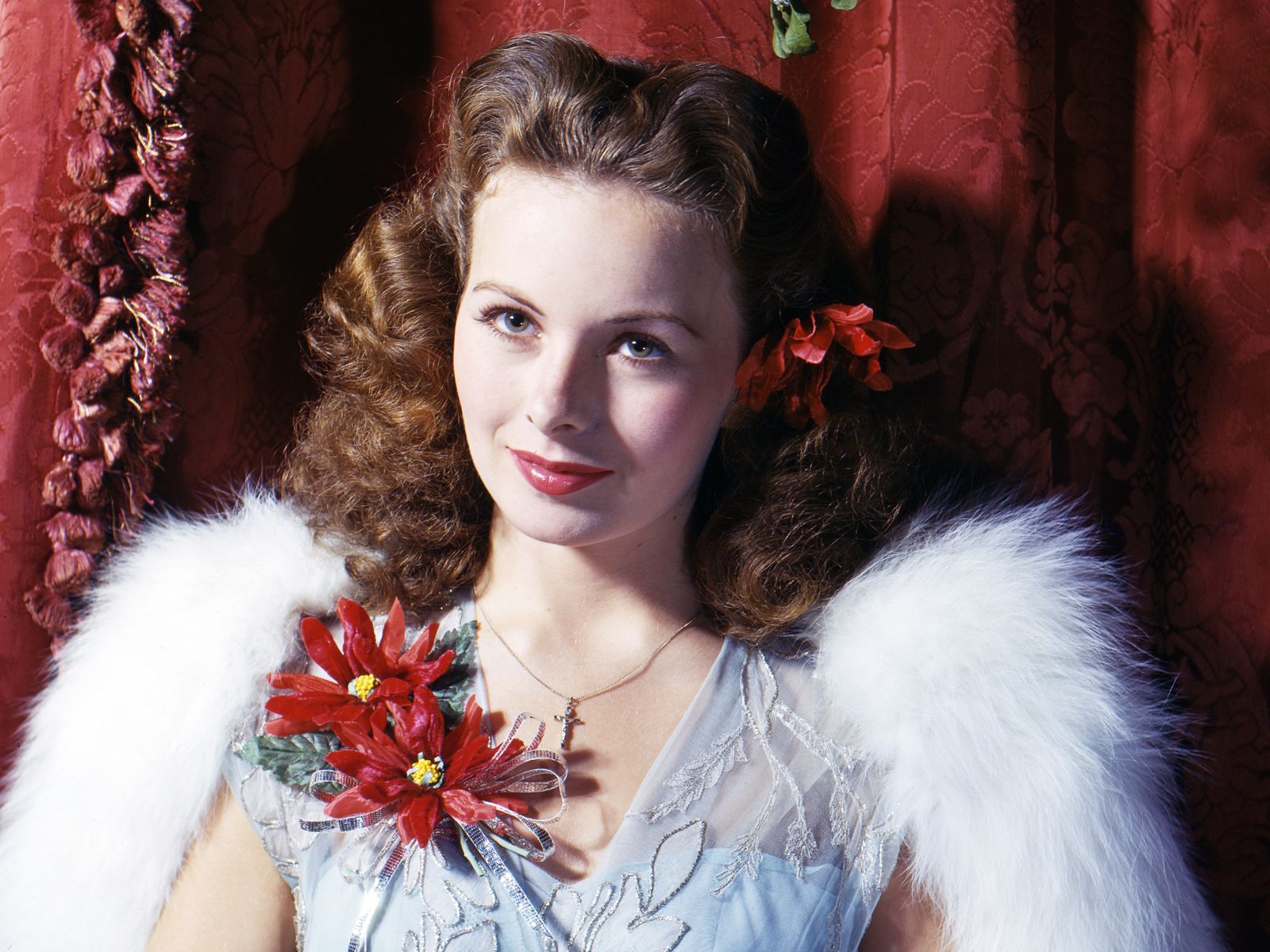 Solo necesitas este sérum de cuerpo y este aceite de pelo para estar guapísima en Navidad y Nochevieja