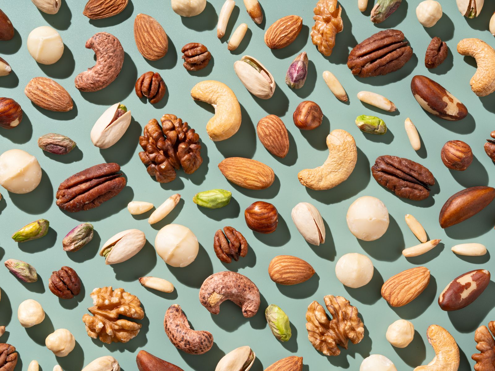 Este fruto seco antioxidante tiene más beneficios de los que pensabas para la piel y el pelo