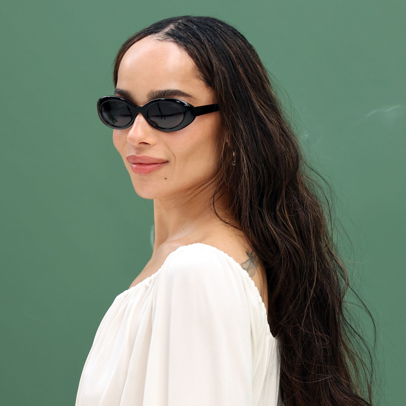 Zoë Kravitz y Harry Styles en Roma (con amor), y los dos abrigos tendencia de 2026