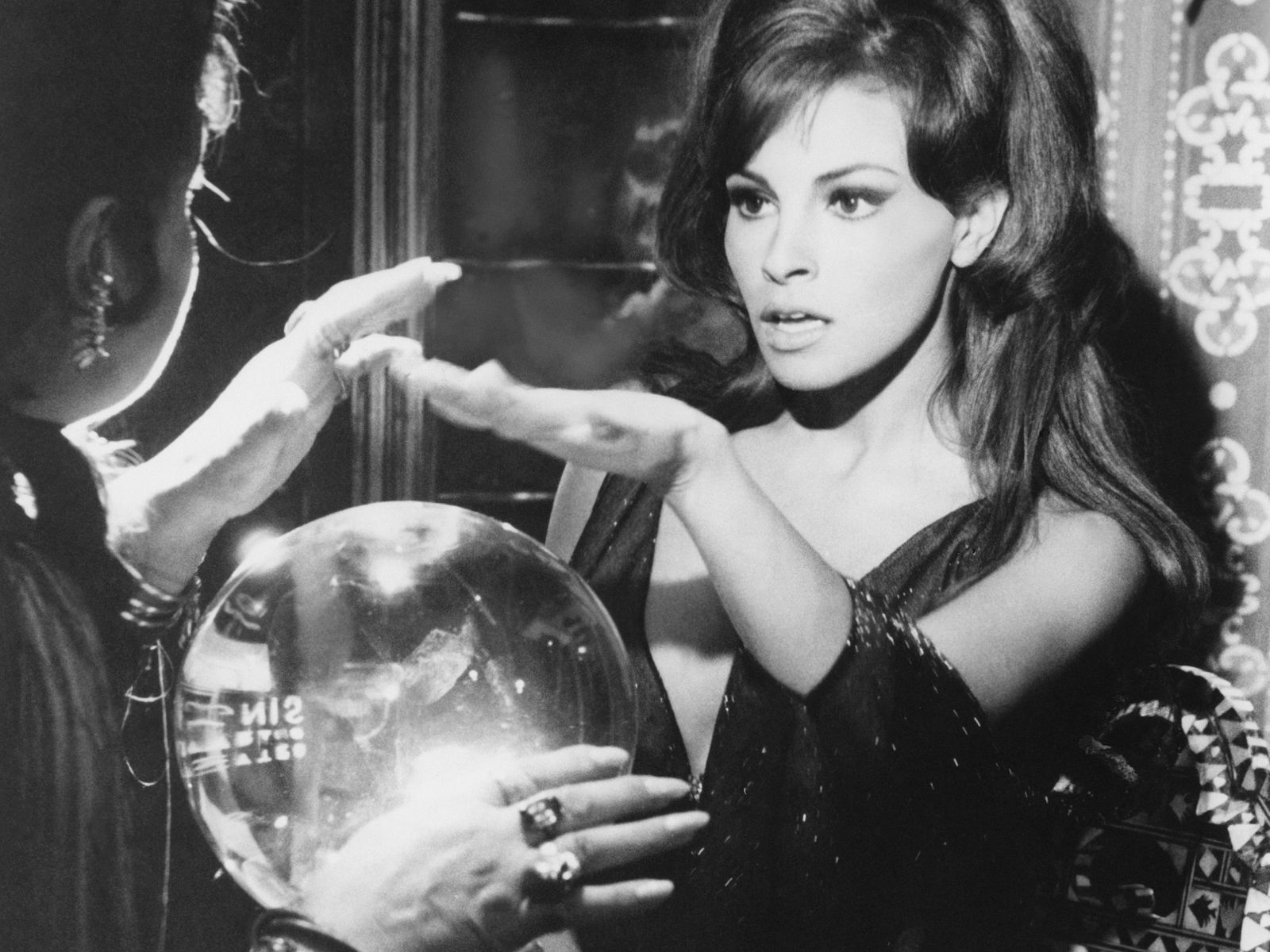 El número ángel 888: su significado en esoterismo, en numerología... ¡Y en la ciencia!